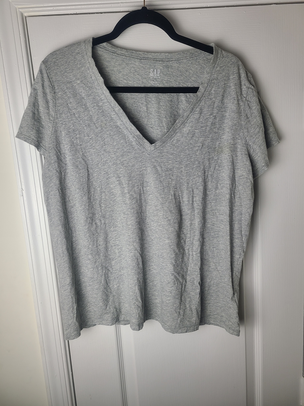 GAP Women's Short Sleeve V-Neck Tee | Light Heather Gray | Size XL